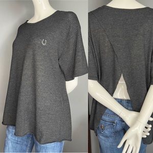 Knot Sisters : horseshoe open back tee